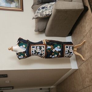 NY&C dress size Medium (possiblybetween 6-8) multiple colors.